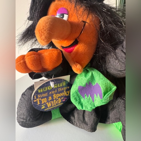 Dan Dee Animated Musical HALLOWEEN WITCH - Singing & Dances - Picture 2 of 5